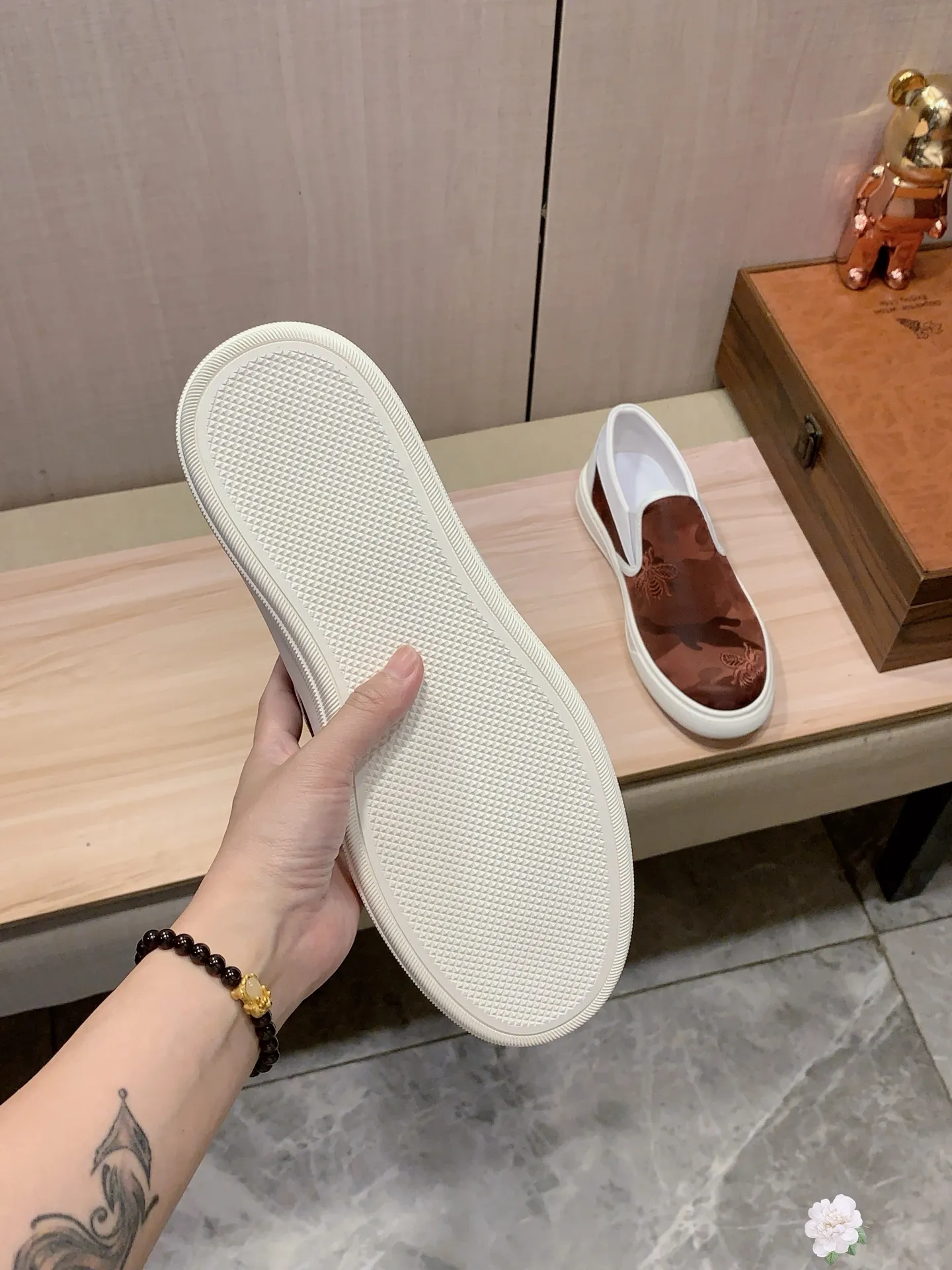 Men's men's shoes💰360💰💰🎩🎩[Lightning][Lightning] "Gucci*" The latest and most popular casual shoes, top brands [seduce] luxury~purchase, top~quality. [Strong] The upper is made of imported breathable cowhide with material ➕ breathable sheepskin lining (•) and fine workmanship. The original stylish and stylish soft rubber wear-resistant and non-slip outsole is light and comfortable on the feet. The real thing looks better when photographed in real life. No. 2661: Code: 38-44, 45 can be customized, 3️⃣ colors are available